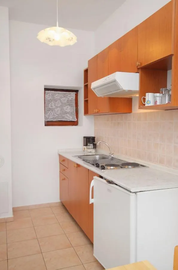 Apartments By The Sea Klenovica, Novi Vinodolski - 5581