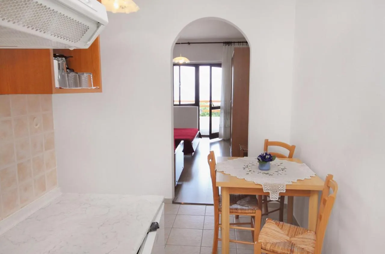 Apartments By The Sea Klenovica, Novi Vinodolski - 5581 Kroatien